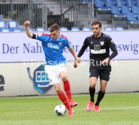 Fu&szlig;ball  2.Bundesliga Holstein Kiel vs. VfB Stuttgart