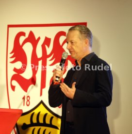 06.02.25 VfB Stuttgart Dunkelroter Tisch