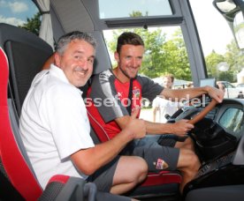 VfB Stuttgart Vorstellung Neuer Mannschaftsbus