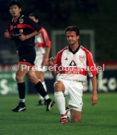 DFB-Pokal 2.Runde VfB Stuttgart-Eintracht Frankfurt 3:2 Fredi Bobic Foto Rudel