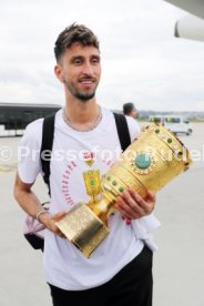25.05.25 VfB Stuttgart Ankunft Flughafen Stuttgart aus Berlin DFB-Pokal Sieg