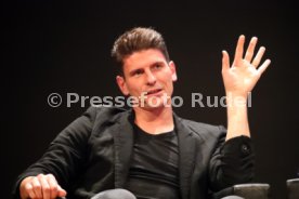 Podiumsdiskussion Stuttgart Liederhalle Wolfgang Dietrich, Mario Gomez, Uli Hoene&szlig;