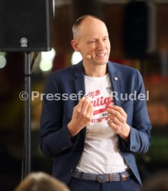 VfB Stuttgart Der dunkelrote Tisch