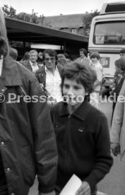 17.05.81 Ankunft DFB Nationalspieler Schlosshotel Monrepos Ludwigsburg