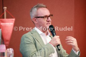 27.08.25 VfB Stuttgart Dunkelroter Tisch Spezial
