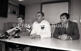 22.01.94 Pressekonferenz Oliver M&ouml;ller Hamburger SV nach Attenat in Stuttgart