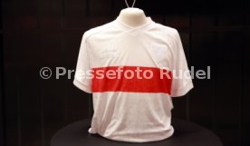 27.08.25 VfB Stuttgart Dunkelroter Tisch Spezial