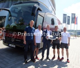 VfB Stuttgart Vorstellung Neuer Mannschaftsbus