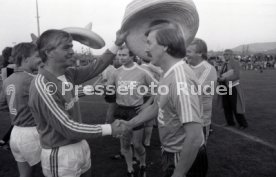 16.10.85 Vorstellung WM M&uuml;nzen 1986 und Prominentenspiel