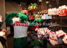 VfB Stuttgart Eröffnung Fan Shop Breuningerland Ludwigsburg