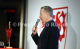 06.02.25 VfB Stuttgart Dunkelroter Tisch