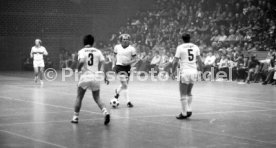 23.02.83 Fussball Prominentenspiel