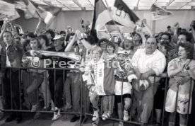 16.05.1992 VfB Stuttgart Meisterschaft Empfang Flughafen