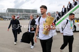 25.05.25 VfB Stuttgart Ankunft Flughafen Stuttgart aus Berlin DFB-Pokal Sieg