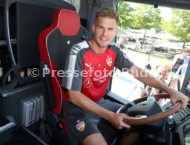 VfB Stuttgart Vorstellung Neuer Mannschaftsbus