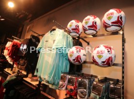 VfB Stuttgart Eröffnung Fan Shop Breuningerland Ludwigsburg