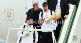 25.05.25 VfB Stuttgart Ankunft Flughafen Stuttgart aus Berlin DFB-Pokal Sieg