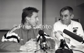 22.01.94 Pressekonferenz Oliver M&ouml;ller Hamburger SV nach Attenat in Stuttgart
