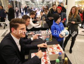 VfB Stuttgart Autogrammstunde Breuninger