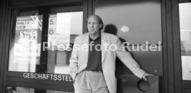 02.04.90 VfB Stuttgart Dieter Hoene&szlig;