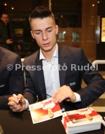 VfB Stuttgart Autogrammstunde Breuninger