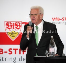 26.07.23 VfB Stuttgart PK Stiftung Brustring der Herzen