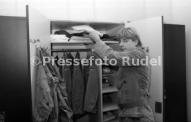 05.12.83 Stuttgarter Kickers J&uuml;rgen Klinsmann Bundeswehr