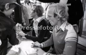 02.10.77 Autogrammstunde Firma Leonberger Hoene&szlig; Br&uuml;der