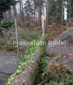 Stuttgarter Kickers Sturmsch&auml;den am Vereinsgel&auml;nde