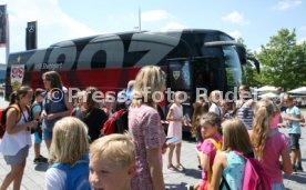 VfB Stuttgart Vorstellung Neuer Mannschaftsbus