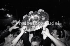 16.05.1992 VfB Stuttgart Meisterschaft Empfang Flughafen