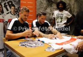VfB Stuttgart Autogrammstunde Terodde und Ginczek