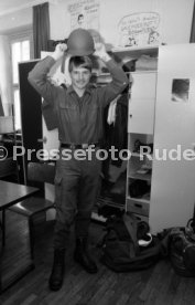 02.04.82 VfB Stuttgart Peter Reichert Bundeswehr
