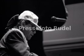 15.05.84 Elton John
