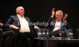 Podiumsdiskussion Stuttgart Liederhalle Wolfgang Dietrich, Mario Gomez, Uli Hoene&szlig;