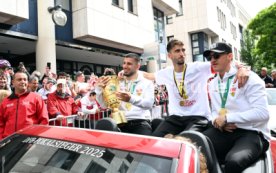25.05.25 VfB Stuttgart Feier und Autokorso DFB-Pokal Sieg Stuttgart Schlossplatz