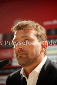 VfB Stuttgart PK Vorstellung Trainer Weinzierl