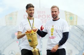 25.05.25 VfB Stuttgart Feier und Autokorso DFB-Pokal Sieg Stuttgart Schlossplatz