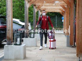 12.05.21 VfB Stuttgart Ankunft Spieler Quarant&auml;ne Trainingslager Wald-Hotel Stuttgart