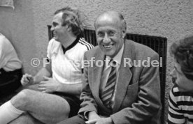 23.02.83 Fussball Prominentenspiel
