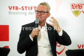 26.07.23 VfB Stuttgart PK Stiftung Brustring der Herzen