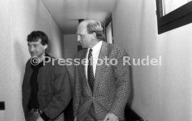 16.01.90 VfB Stuttgart PK Vorstellung Manager Hoene&szlig;