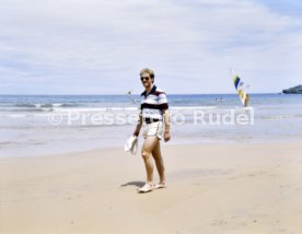 19.06.82 WM 1982 DFB Spieler am Strand