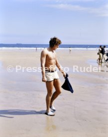19.06.82 WM 1982 DFB Spieler am Strand