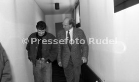 16.01.90 VfB Stuttgart PK Vorstellung Manager Hoene&szlig;