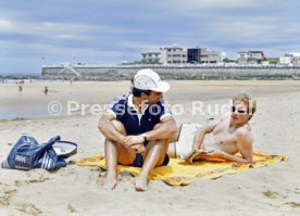 19.06.82 WM 1982 DFB Spieler am Strand