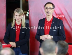 VfB Stuttgart Der dunkelrote Tisch