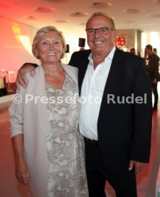 Sonderaustellung 125 Jahre VfB Stuttgart Mercedes-Benz Museum Feierstunde