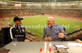 14.12.23 VfB Stuttgart Sebastian und Dieter Hoene&szlig;