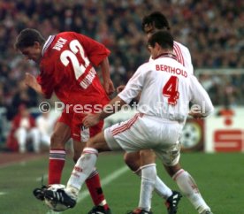 VfB Stuttgart-1.FC Kaiserslautern 0:1Andreas Buck, Thomas Berthold, Gerhard Poschner Foto Rudel